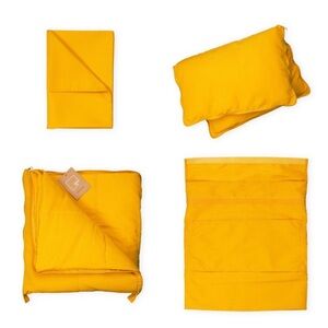 WNDR LN NWT comfort travel kit -Sahara honey -pillow & cover, blanket travel bag